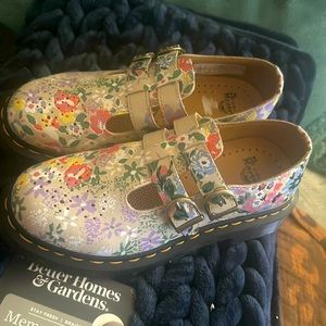 DR. MARTEN’s 8065 FLORAL MASH UP LEATHER MARY JANE SHOES